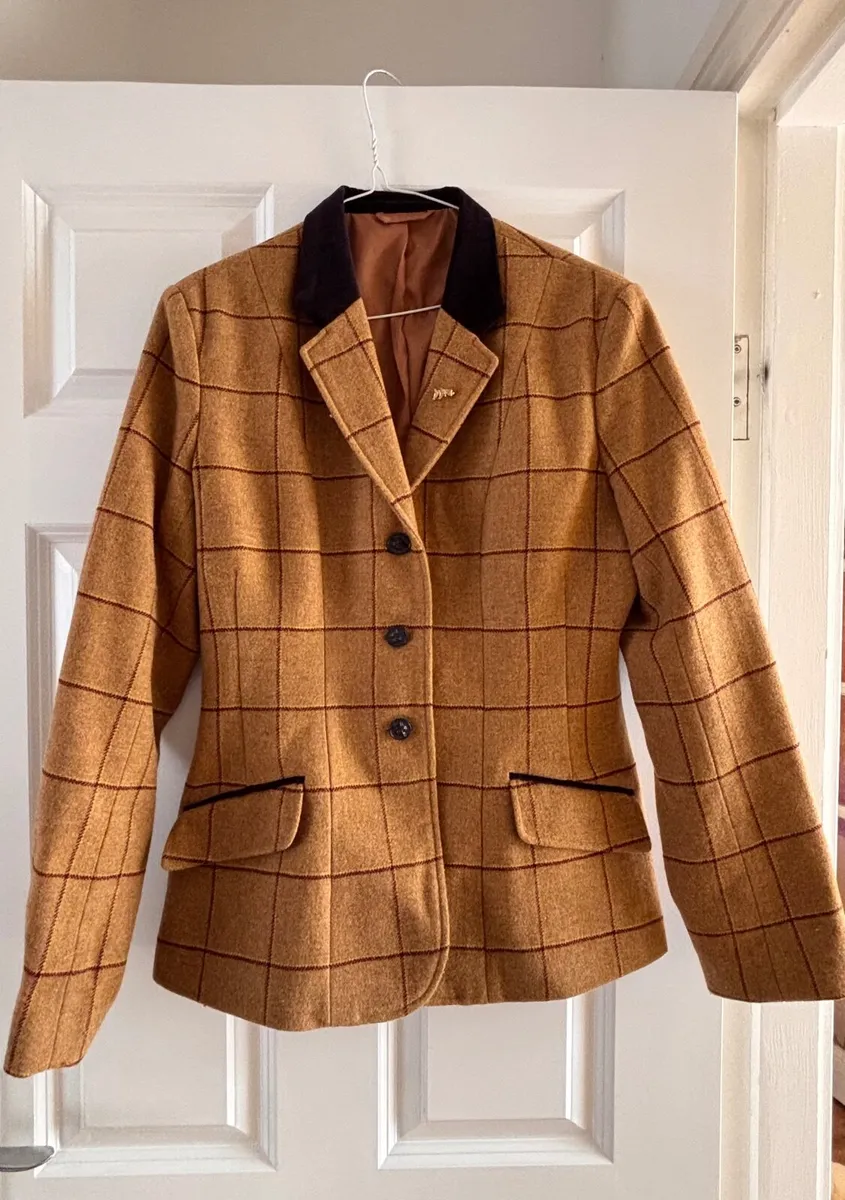 Horse riding jacket - Image 1