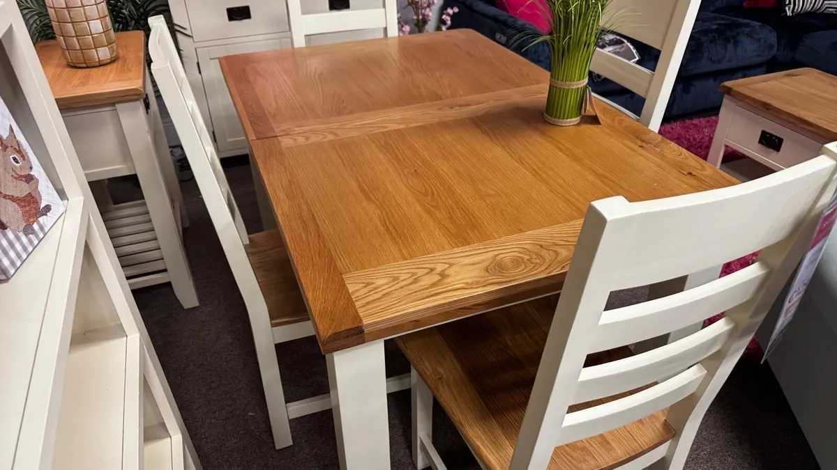 Oak Extending Dining table Brand New - Image 2