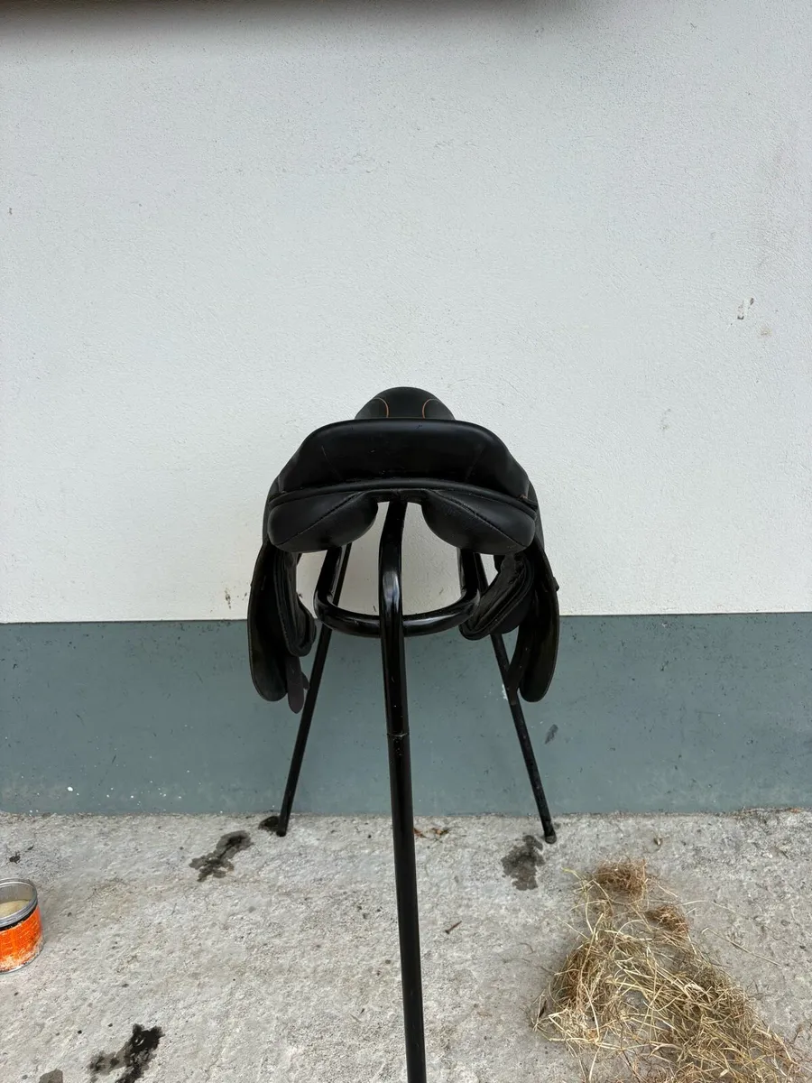 Berneys jumping saddle - Image 3