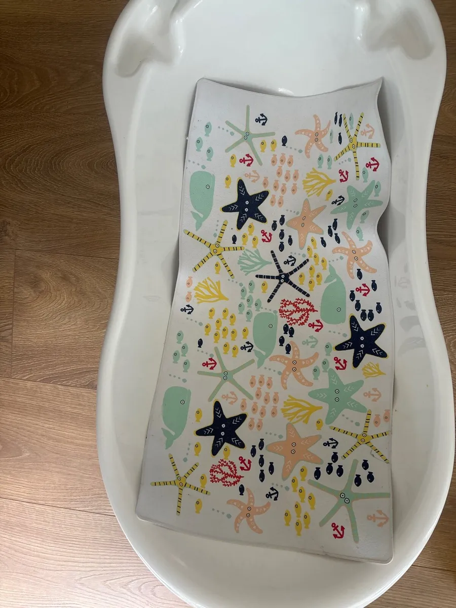 Boots Baby Bath with mat - Image 4
