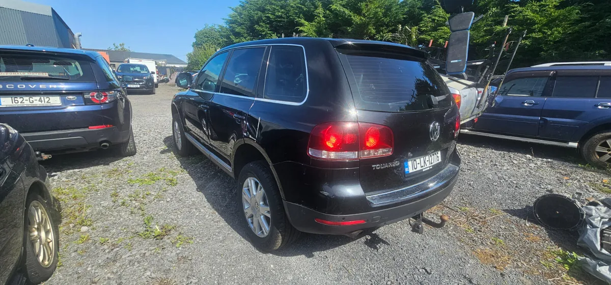 Volkswagen Touareg 2010 - Image 2