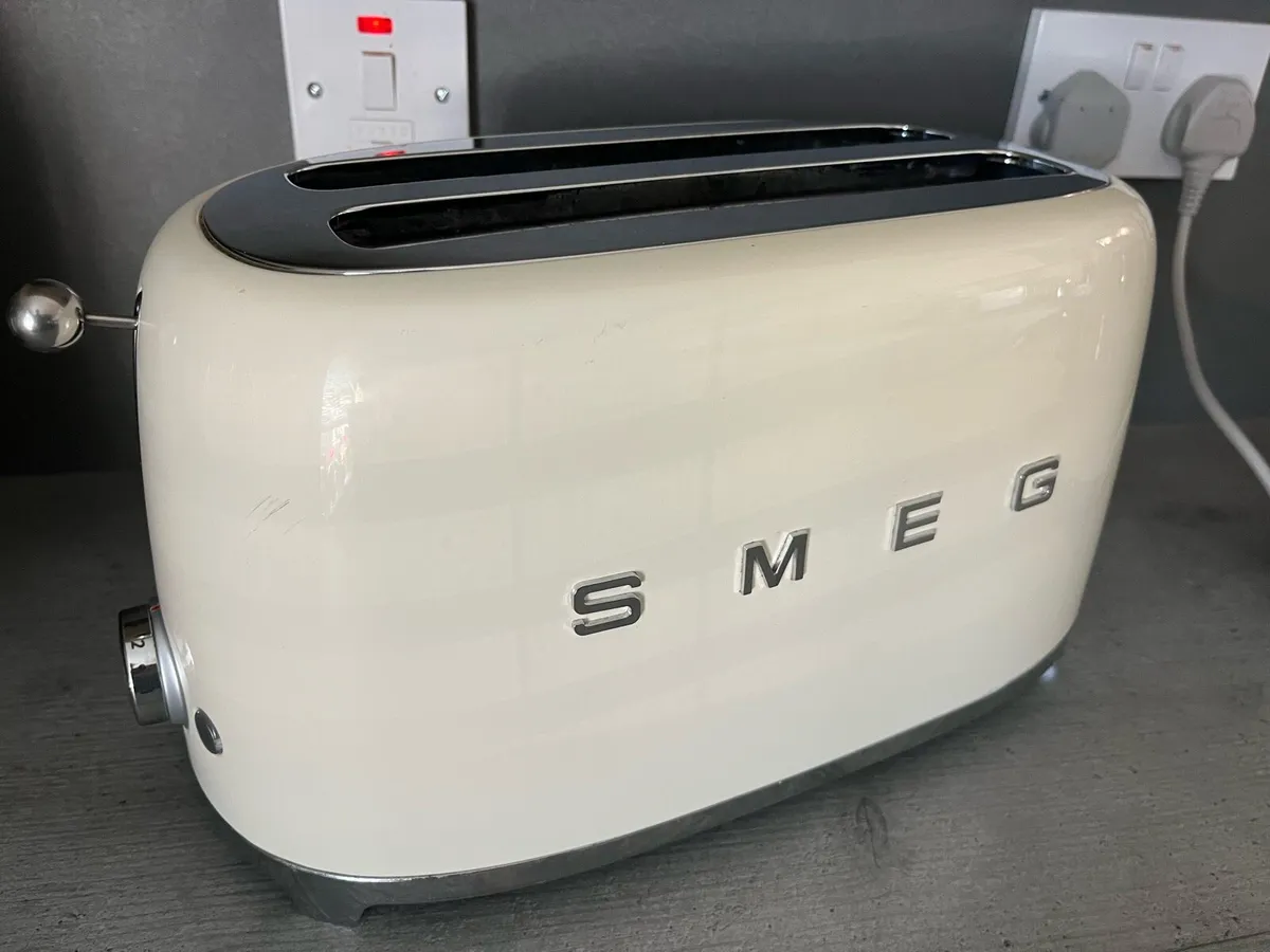 Smeg kettle and toaster - Image 3