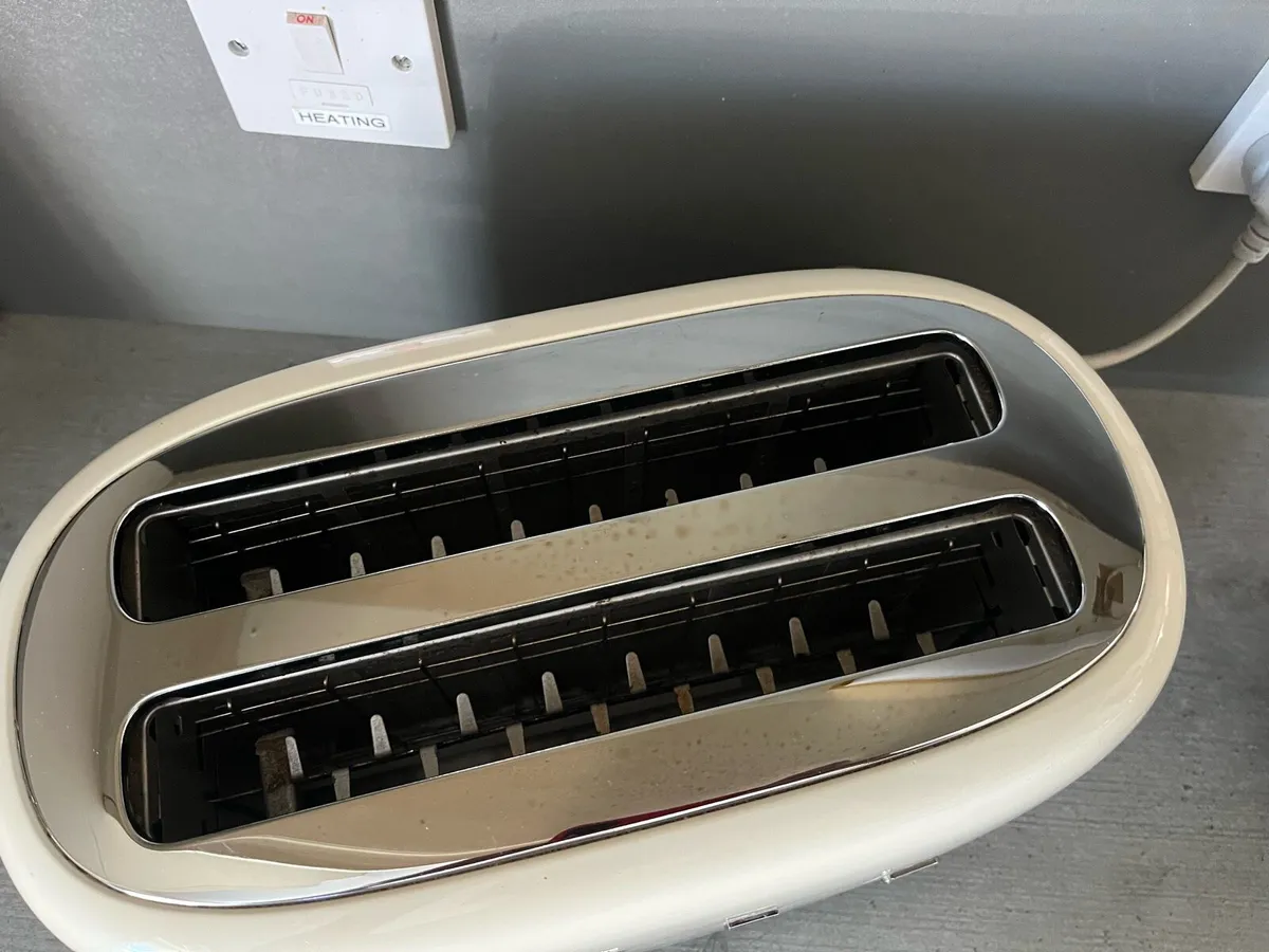Smeg kettle and toaster - Image 4