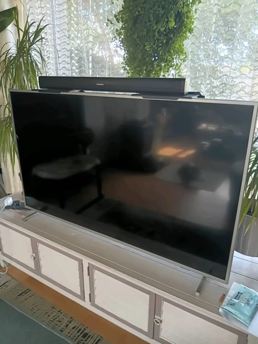 Phillips Ambilight 55 Inch - Image 1