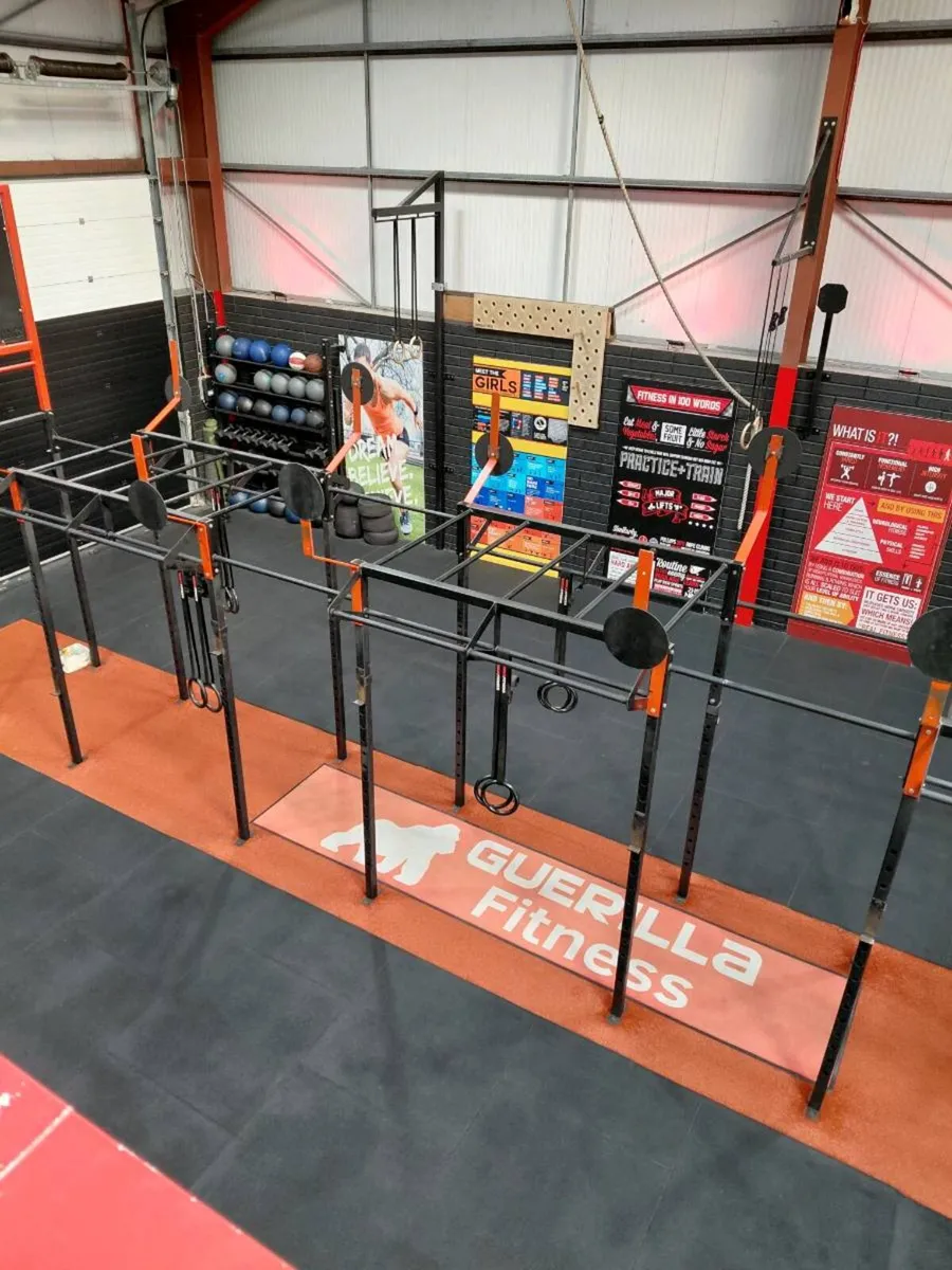 8 Bay Freestanding Rig - Image 3