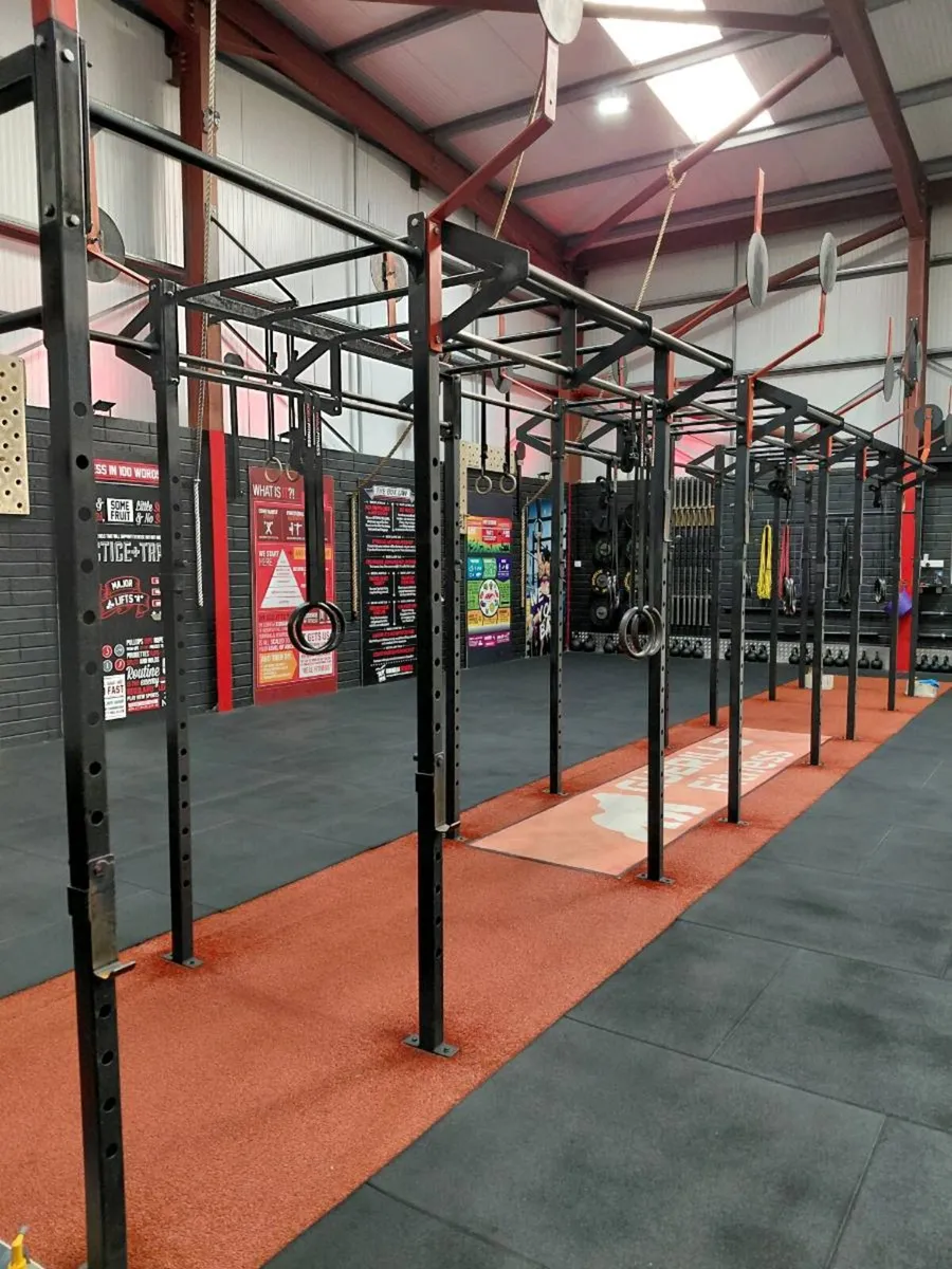 8 Bay Freestanding Rig - Image 1