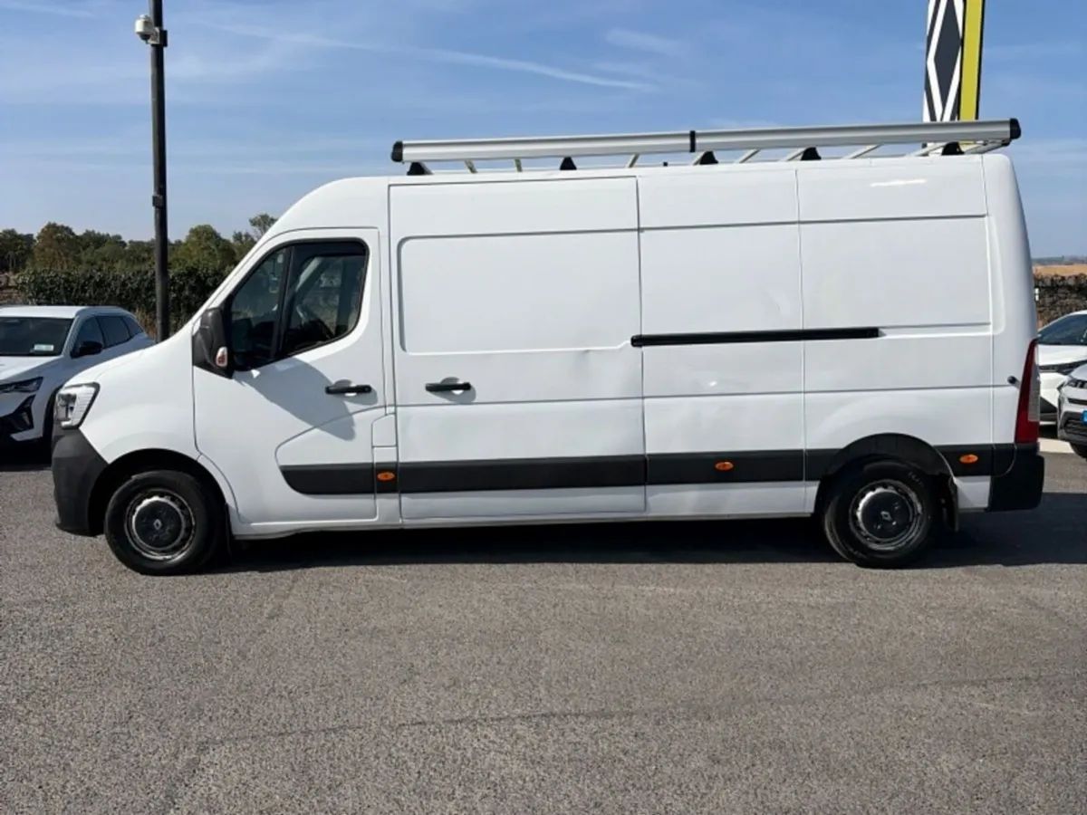 Renault Master long wheel base ex vat price displa - Image 4