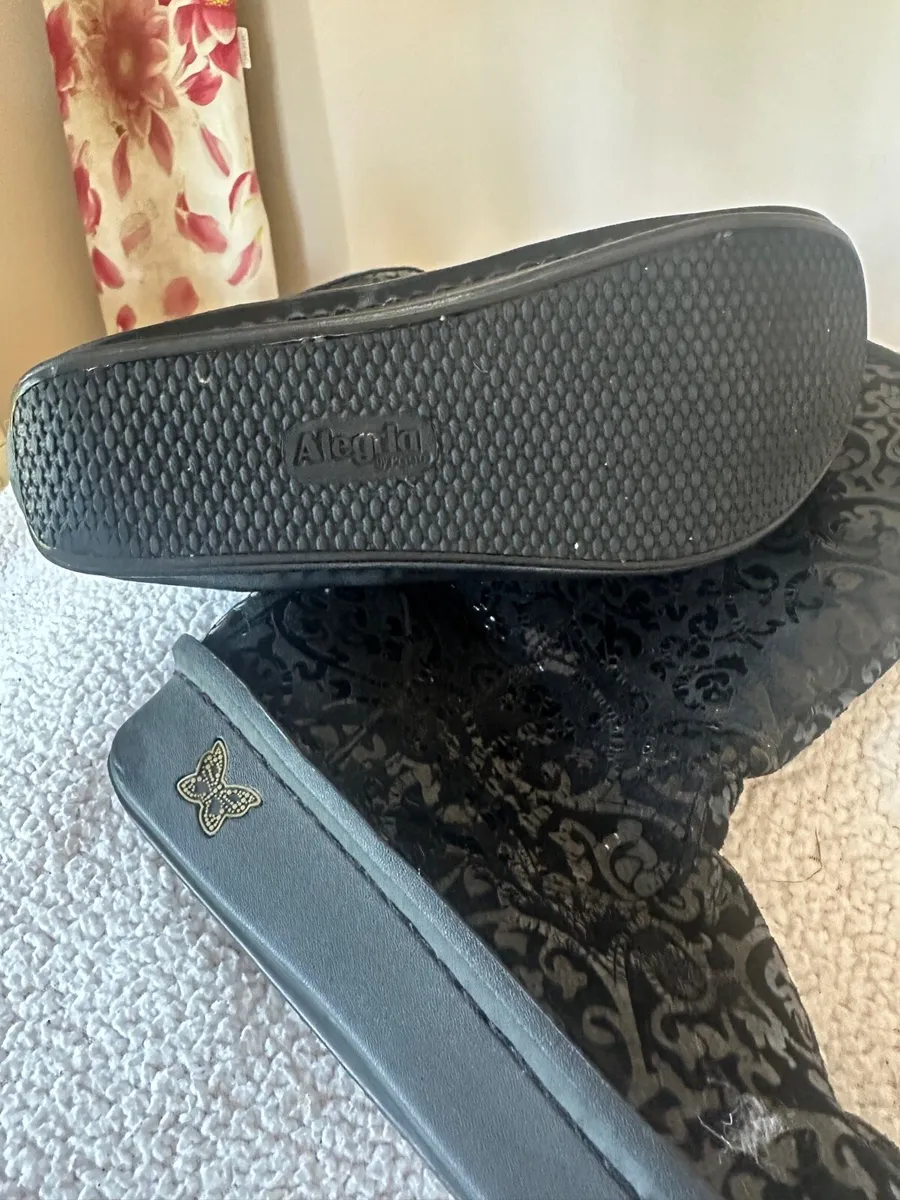 Boots - Image 2