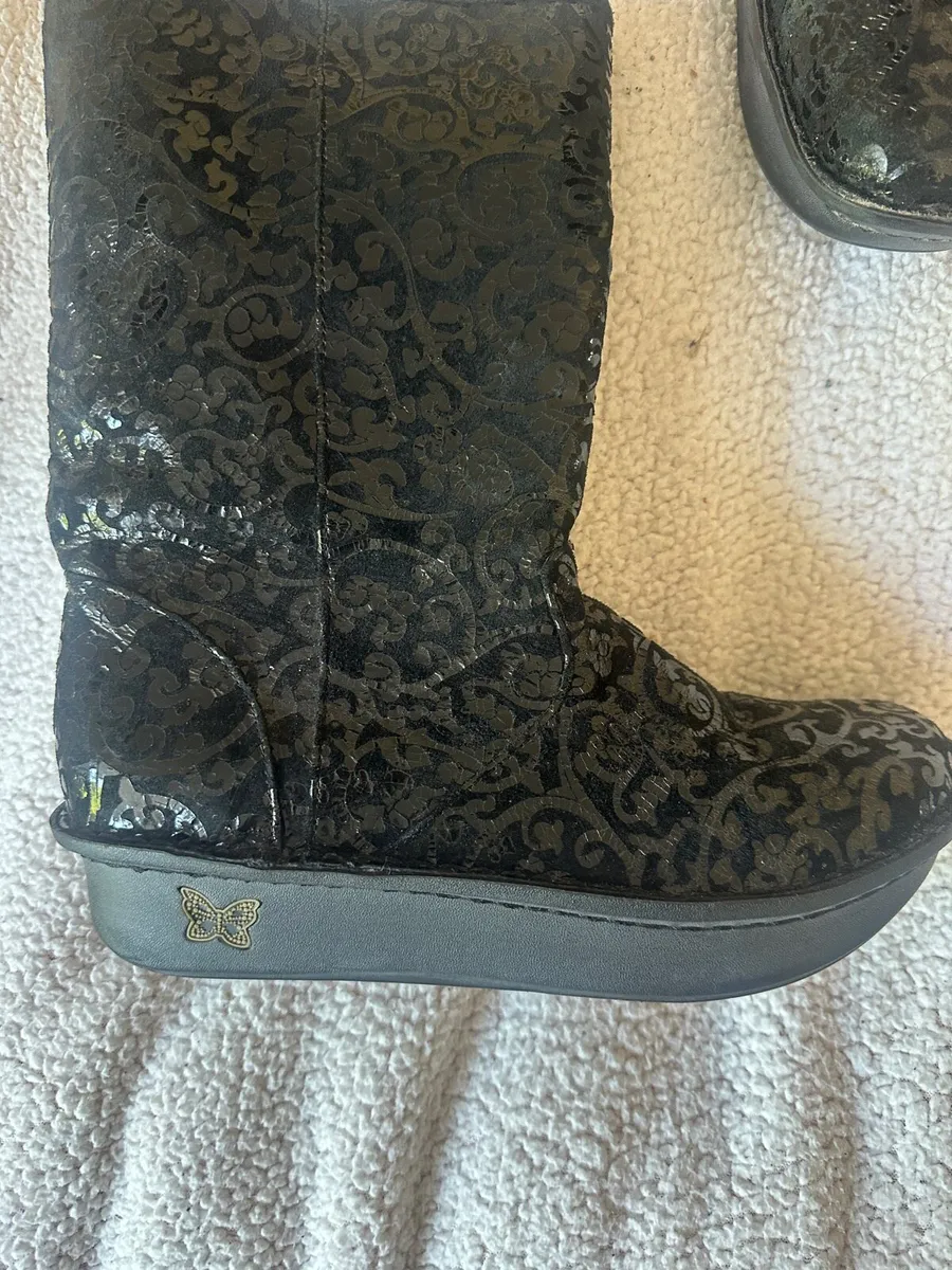 Boots - Image 3