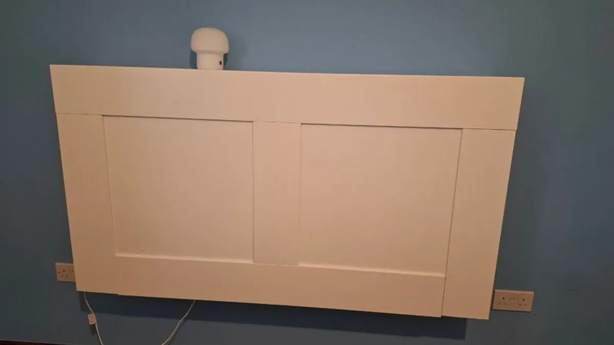 Headboard for double bed - Image 1