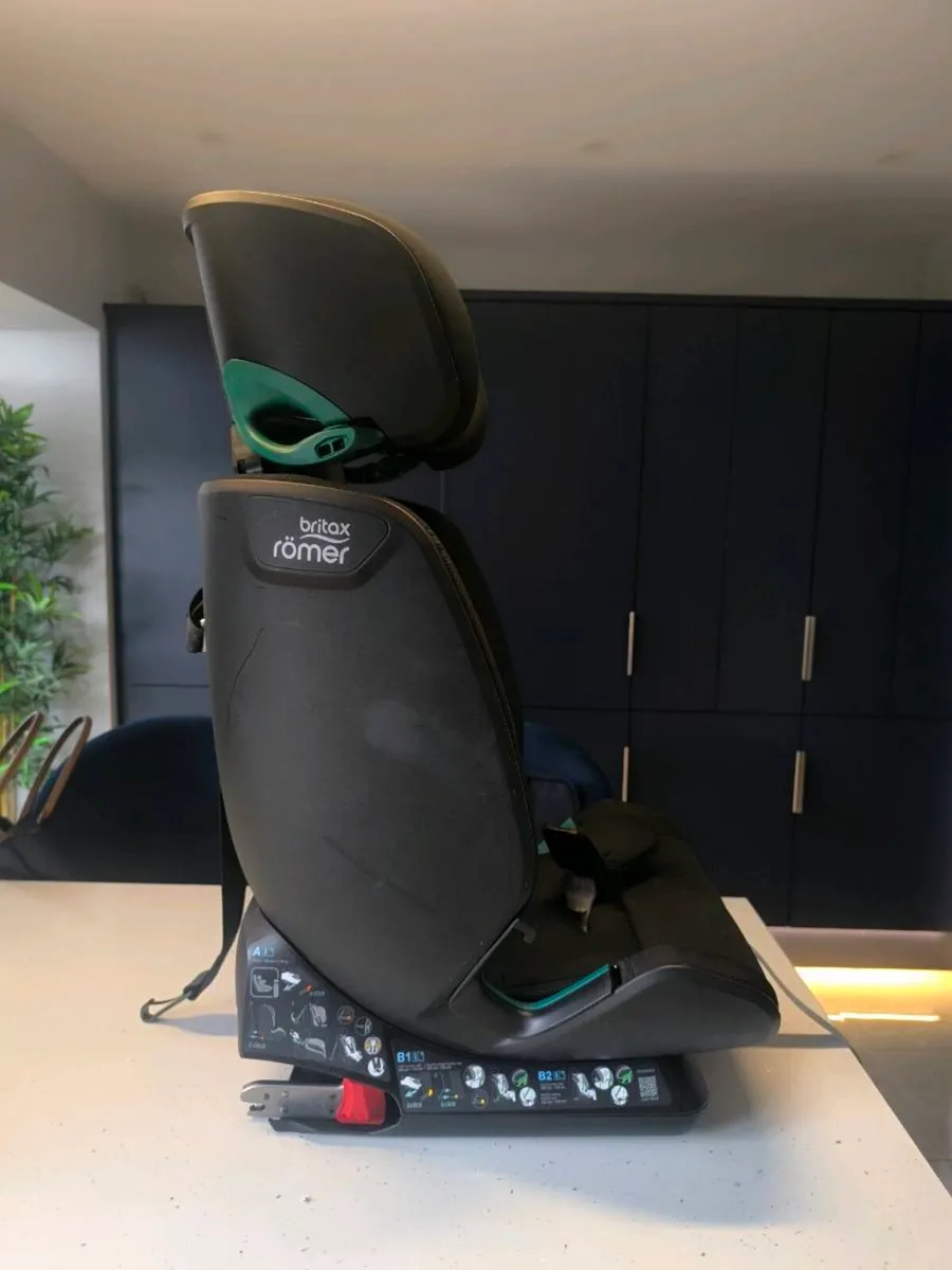 Britax Römer ADVANSAFIX M  i-SIZE - Image 3