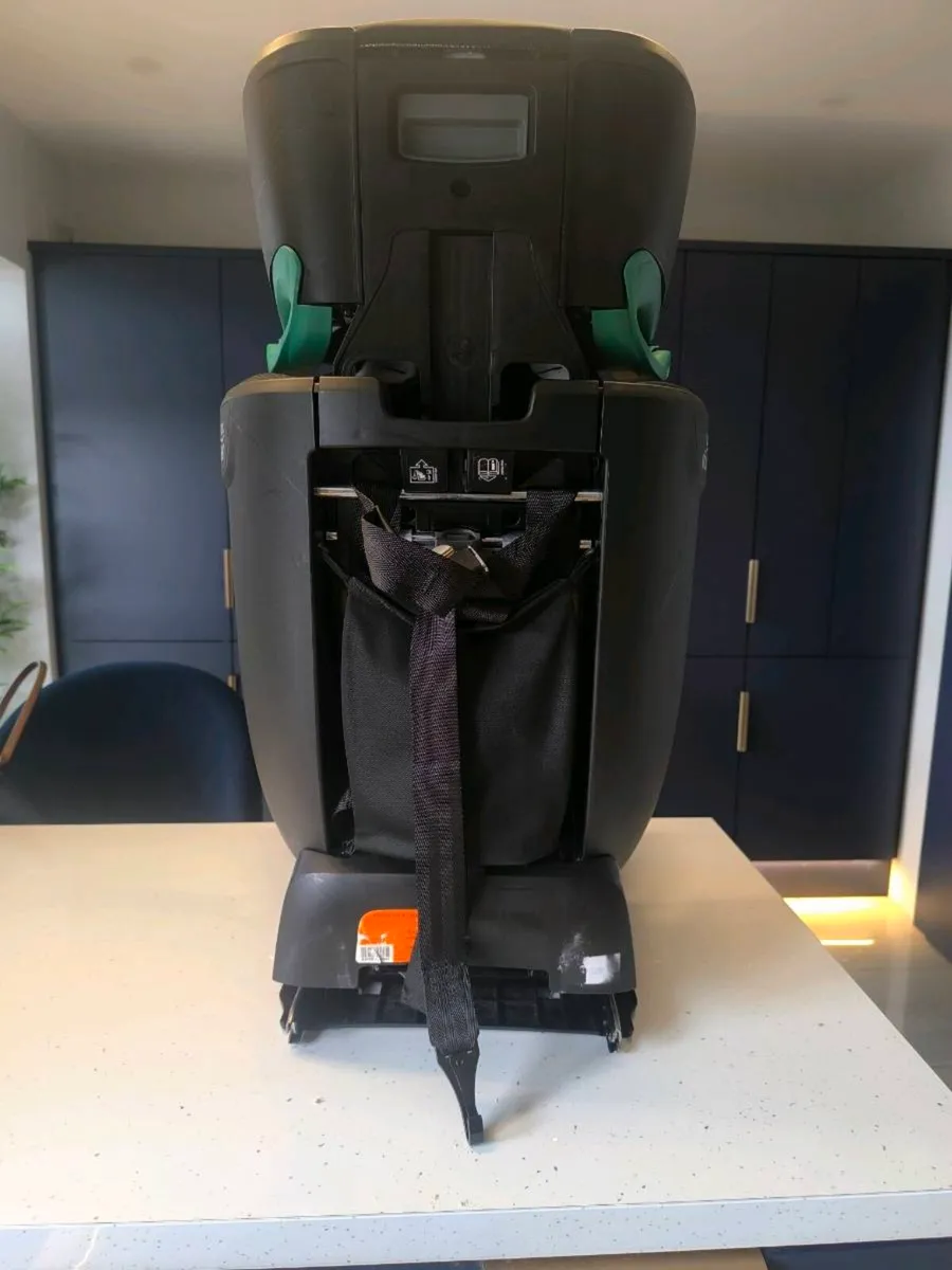 Britax Römer ADVANSAFIX M  i-SIZE - Image 4