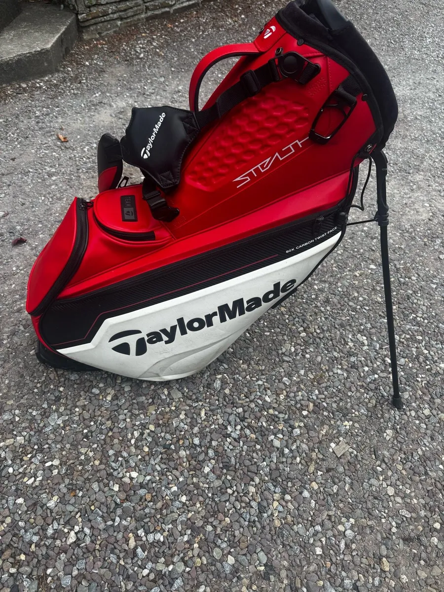 Taylormade golf bag - Image 1