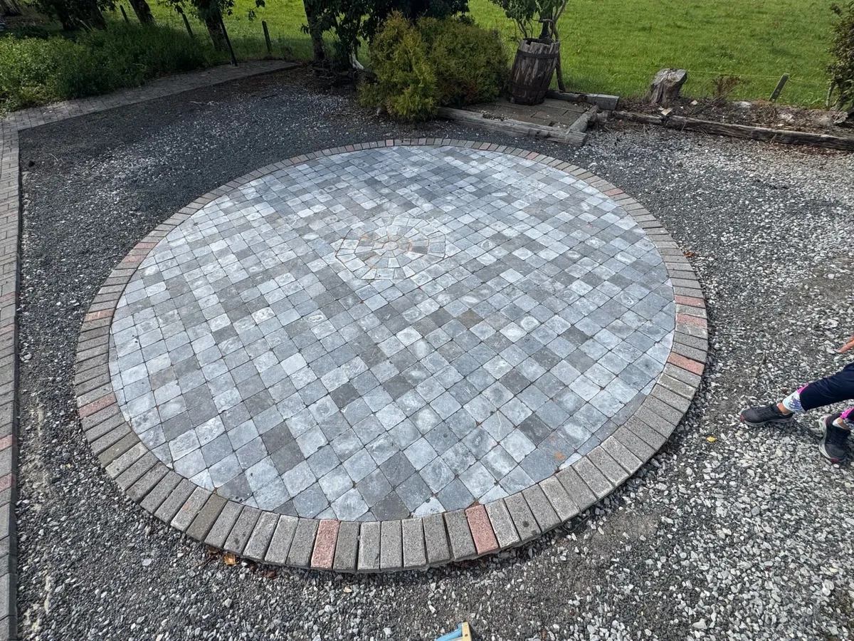 Garden patio - Image 1