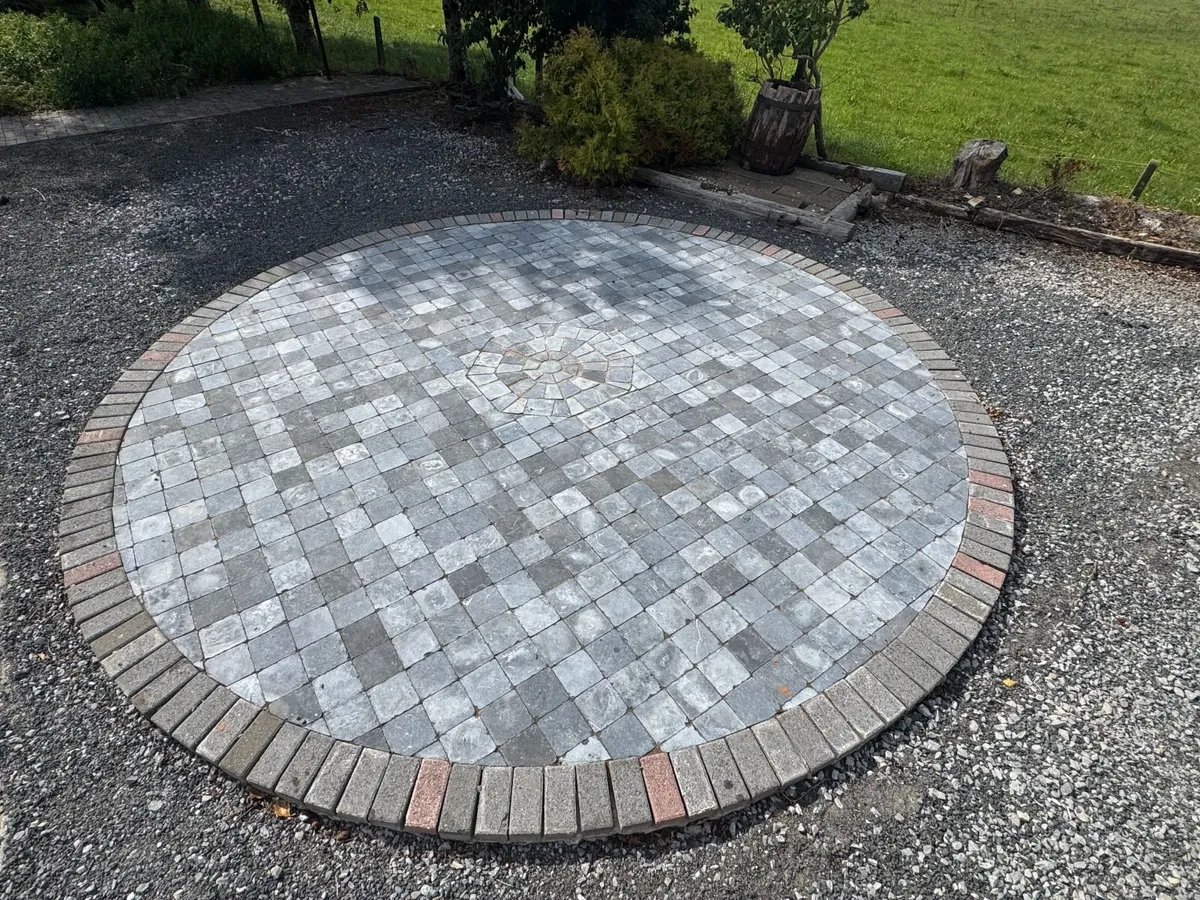 Garden patio - Image 2