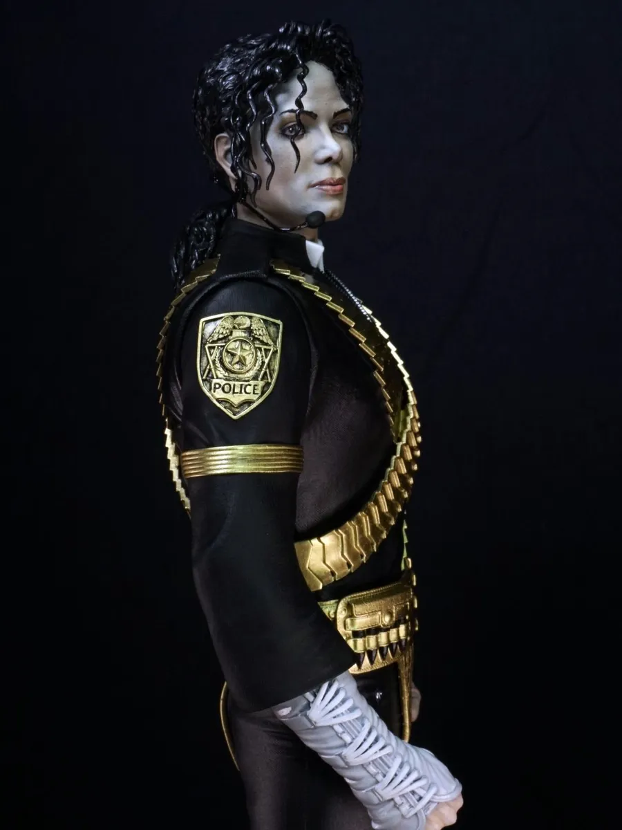 Michael Jackson statue realistic looking - Image 1