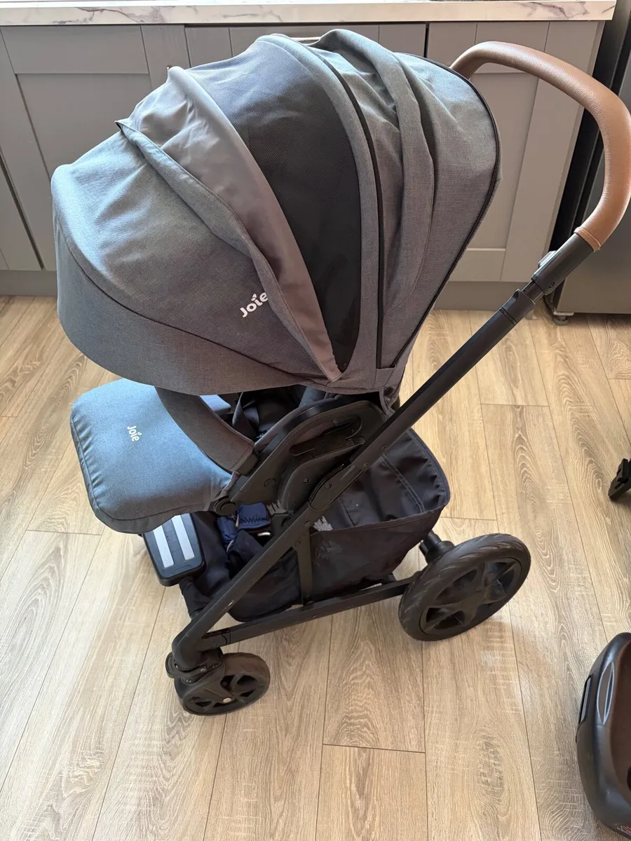 Joie 3 in 1 Travel System - Image 3