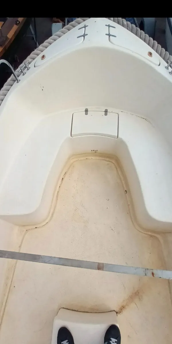 18ft Deep V Centre Console Boat - Image 2