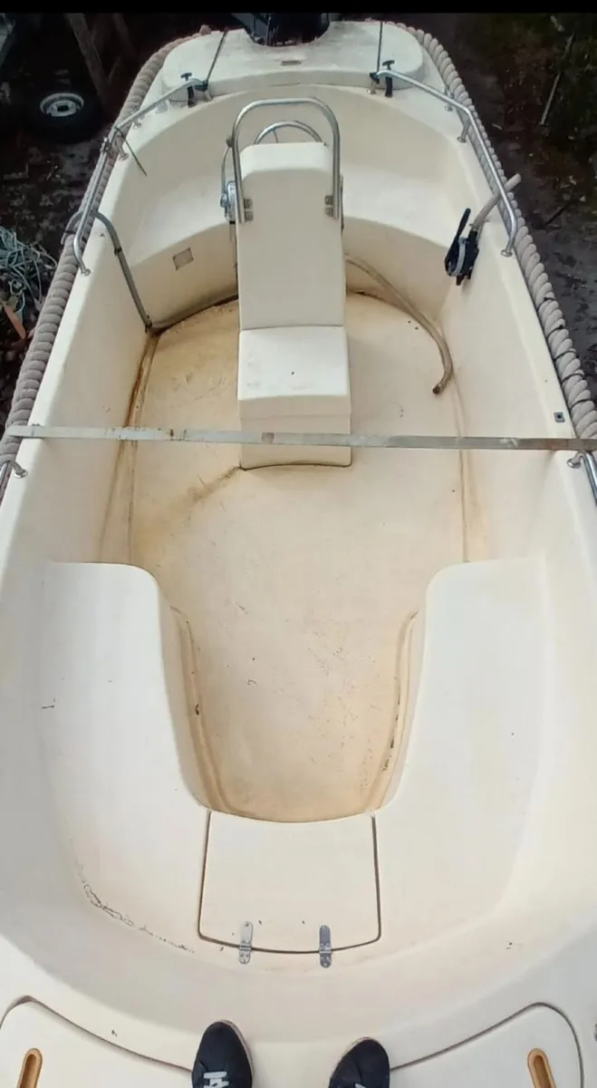 18ft Deep V Centre Console Boat - Image 3
