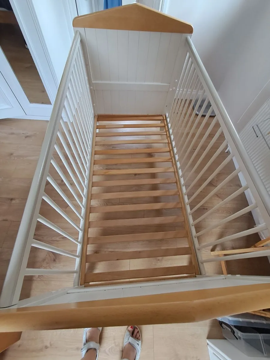 Cot bed/toddler bed - Image 2