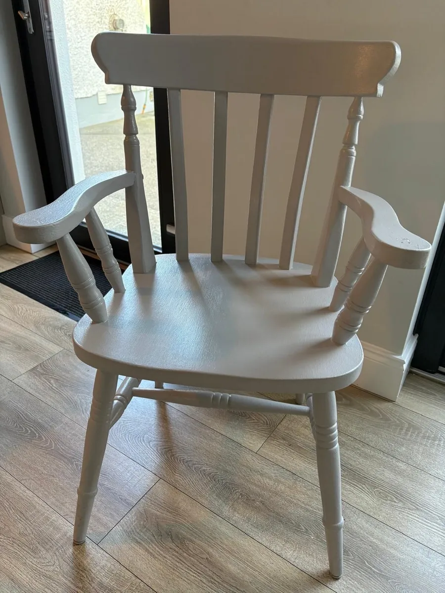 Kitchen table and 6 chairs - Image 4