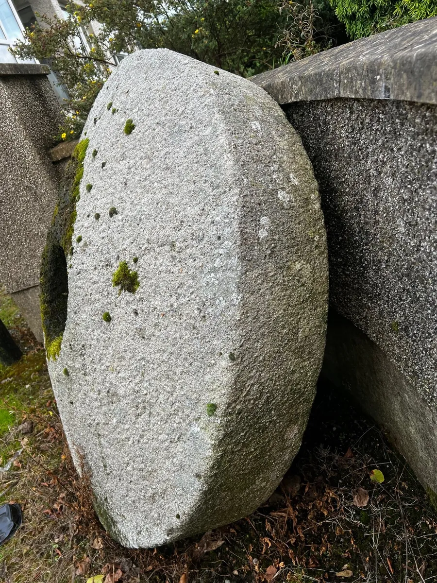 RARE MILL GRINDING STONES 1m dia 2 avail - Image 4
