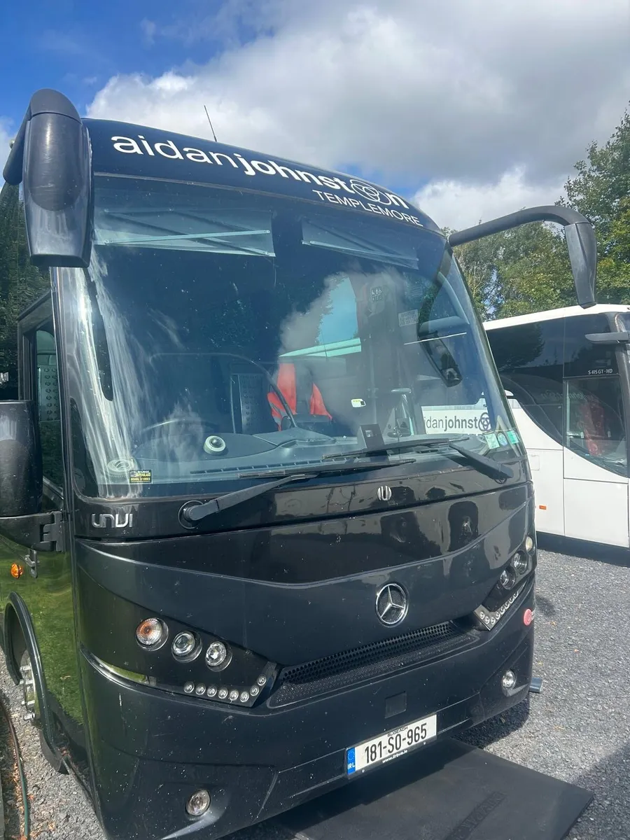2018 Mercedes Unvi - Image 2