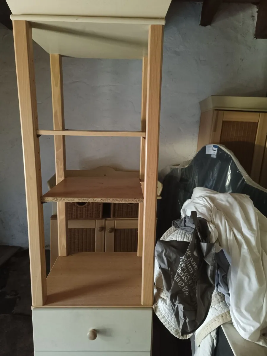 Bedroom furniture - Image 1