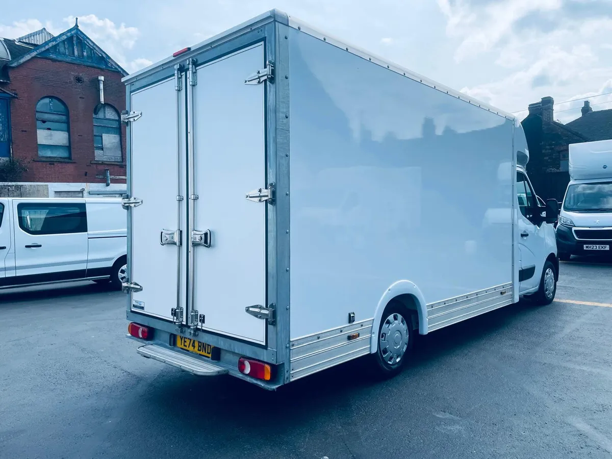2024 Renault Master Luton Low Loader Van - Image 3