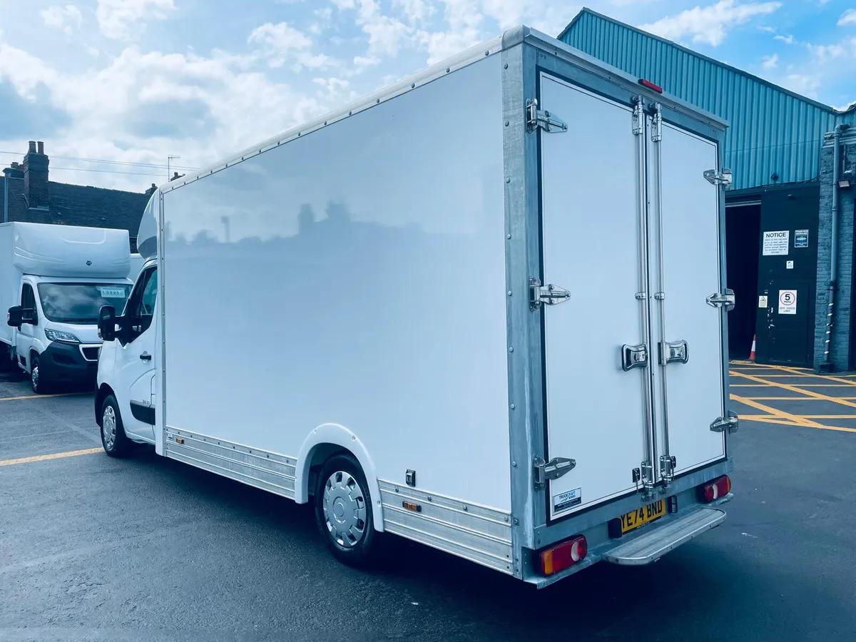 2024 Renault Master Luton Low Loader Van - Image 4
