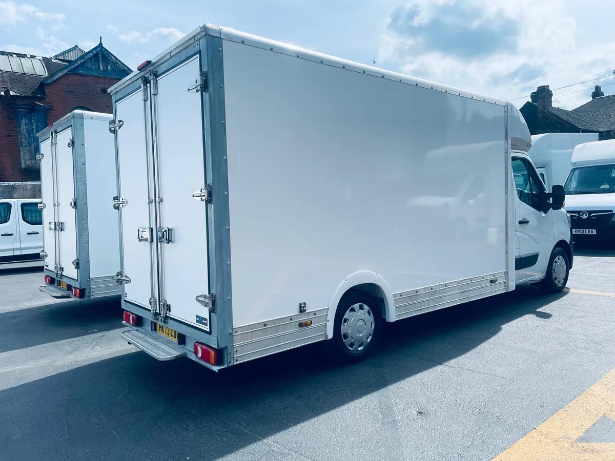 2023 Renault Master Luton Low Loader Van - Image 2