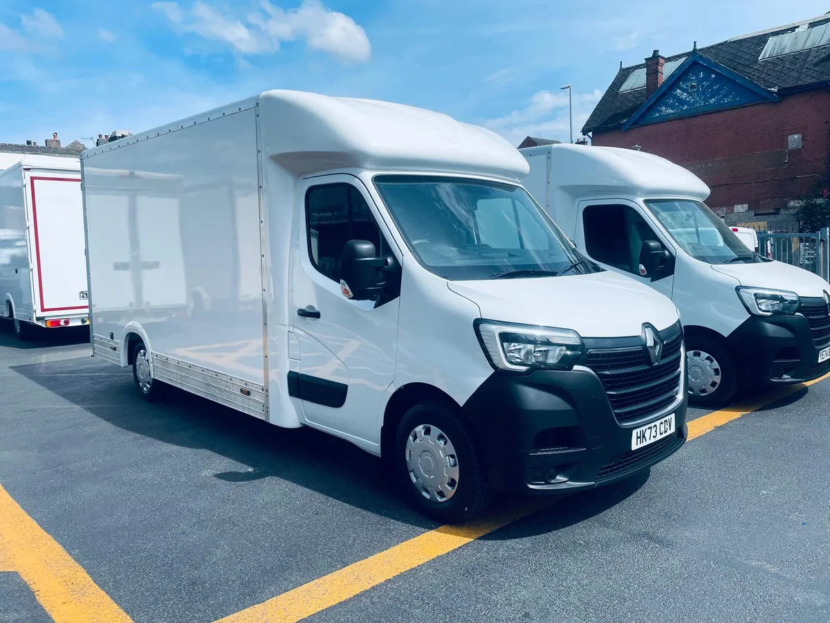 2023 Renault Master Luton Low Loader Van - Image 3
