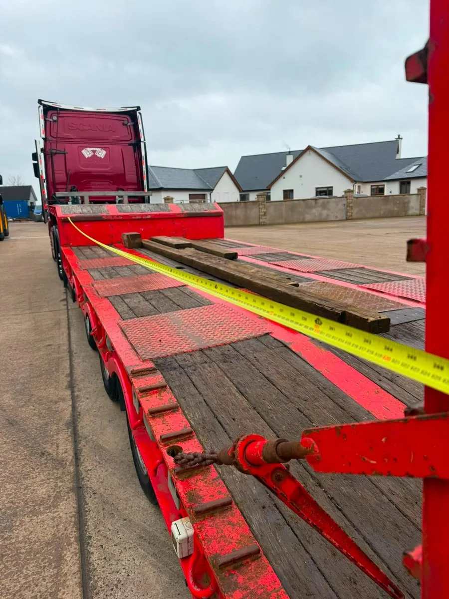 2008 McCauley / MAC Tri-Axle Step-Frame Low Loader - Image 4