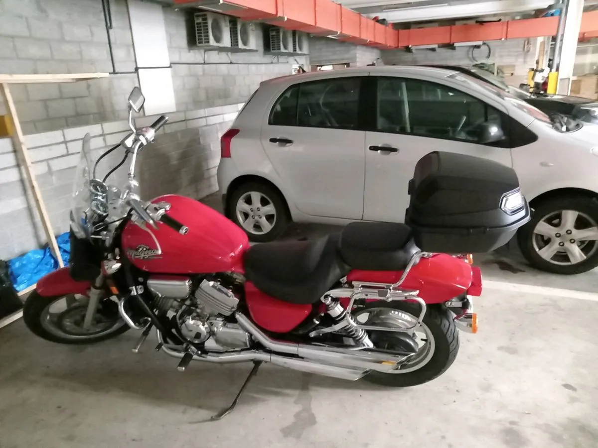 Honda Magna 1996 - Image 1