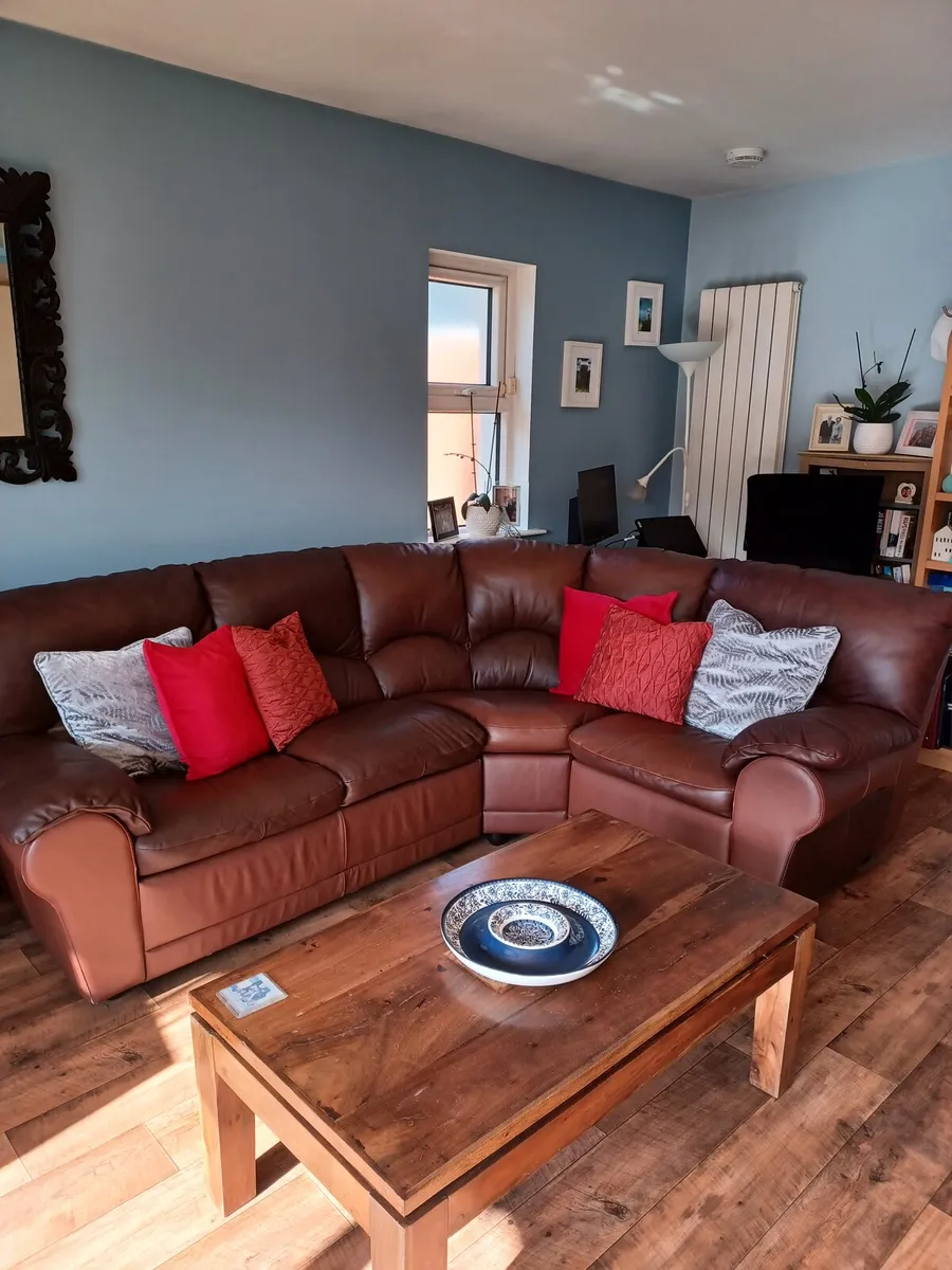 Corner Couch - Image 1