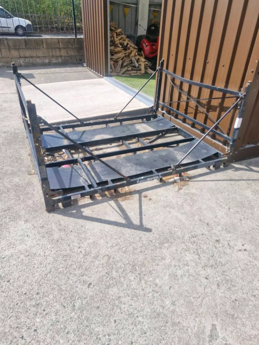Steel pallet - Image 1