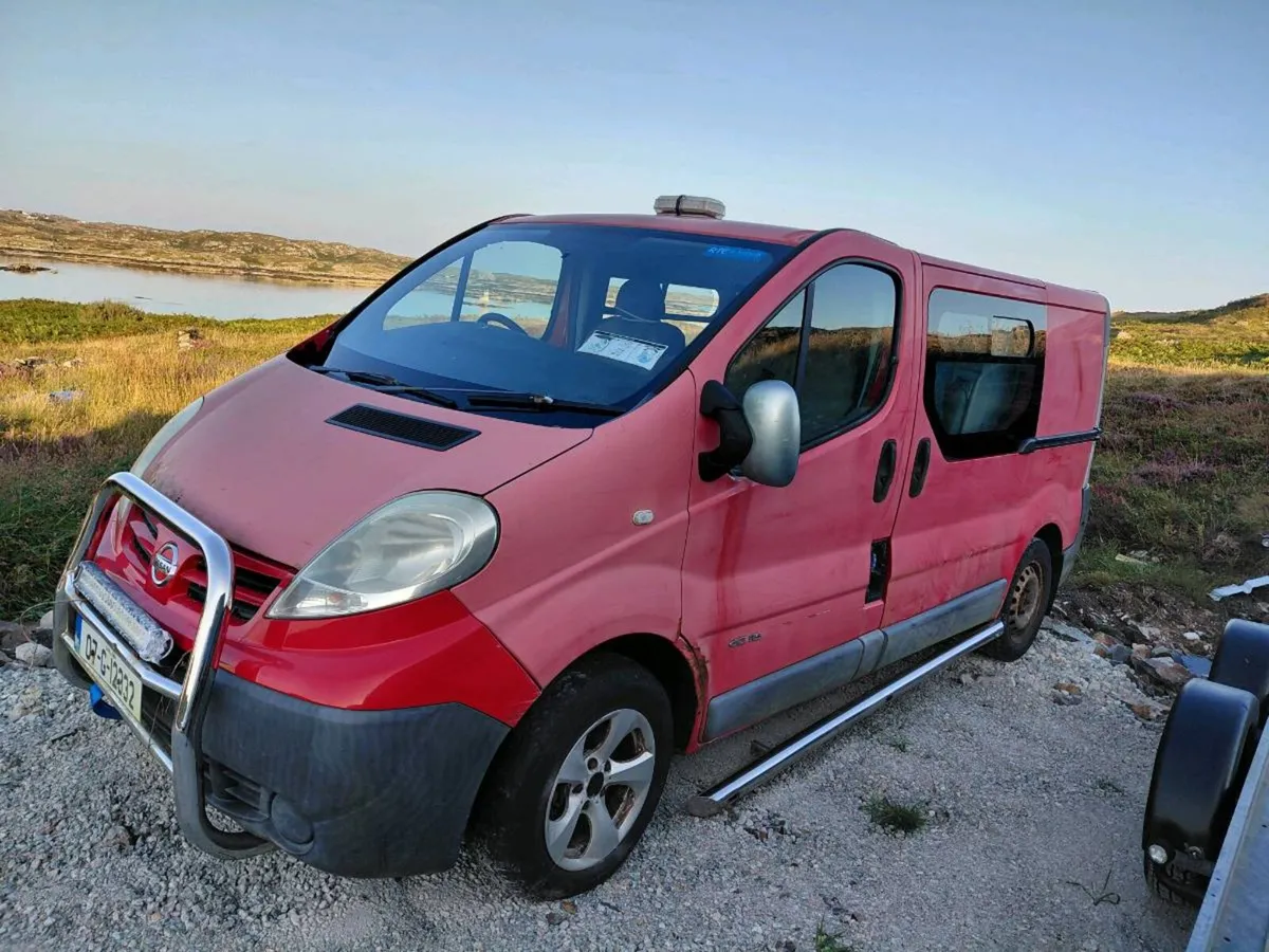 Vauxhall vivaro crewcab for breaking - Image 1