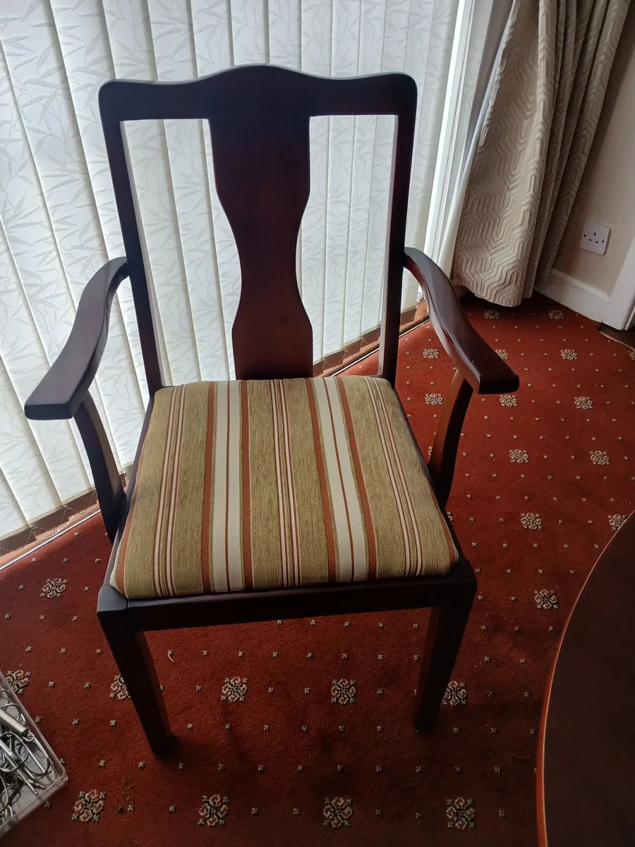 Mahogany table & 6 chairs - Image 4