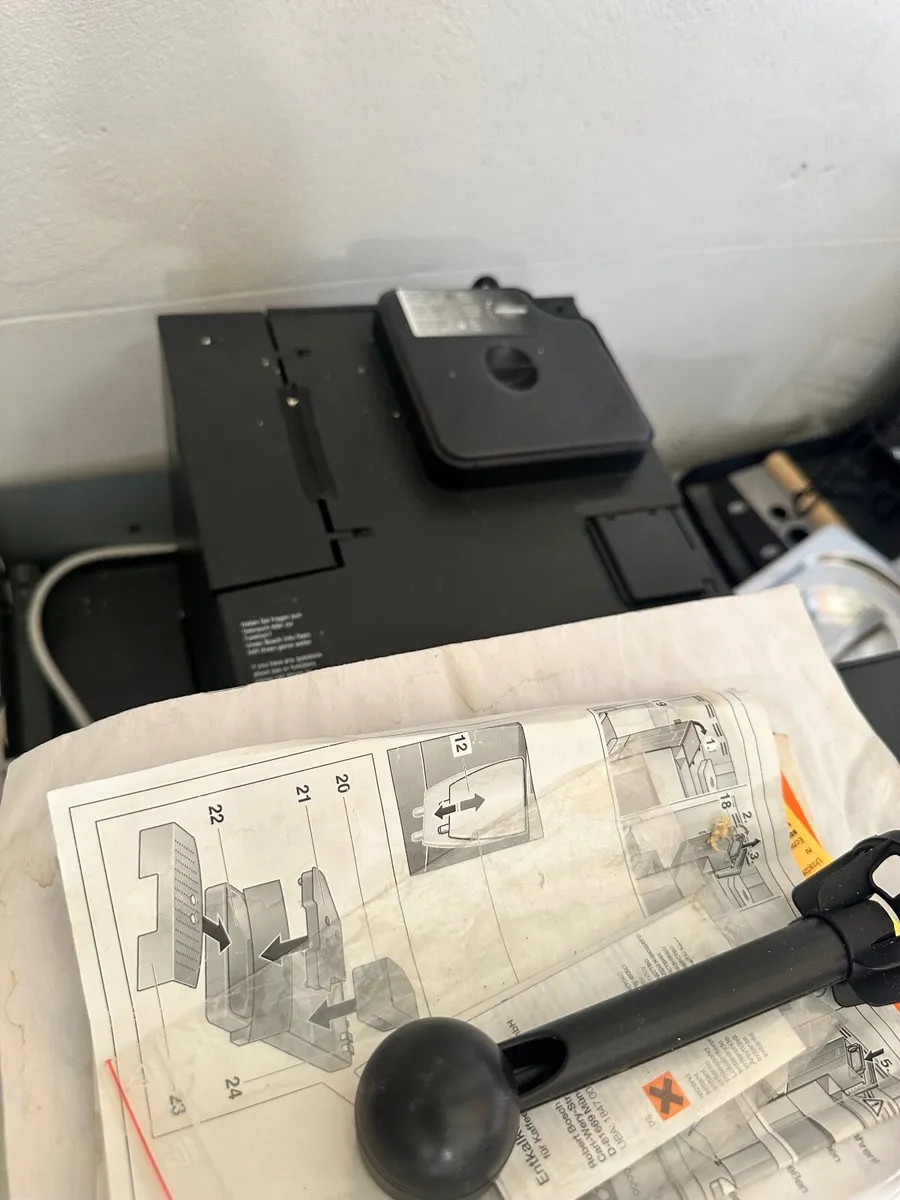 Bosch  coffee machine with sliding drawer. - Image 3