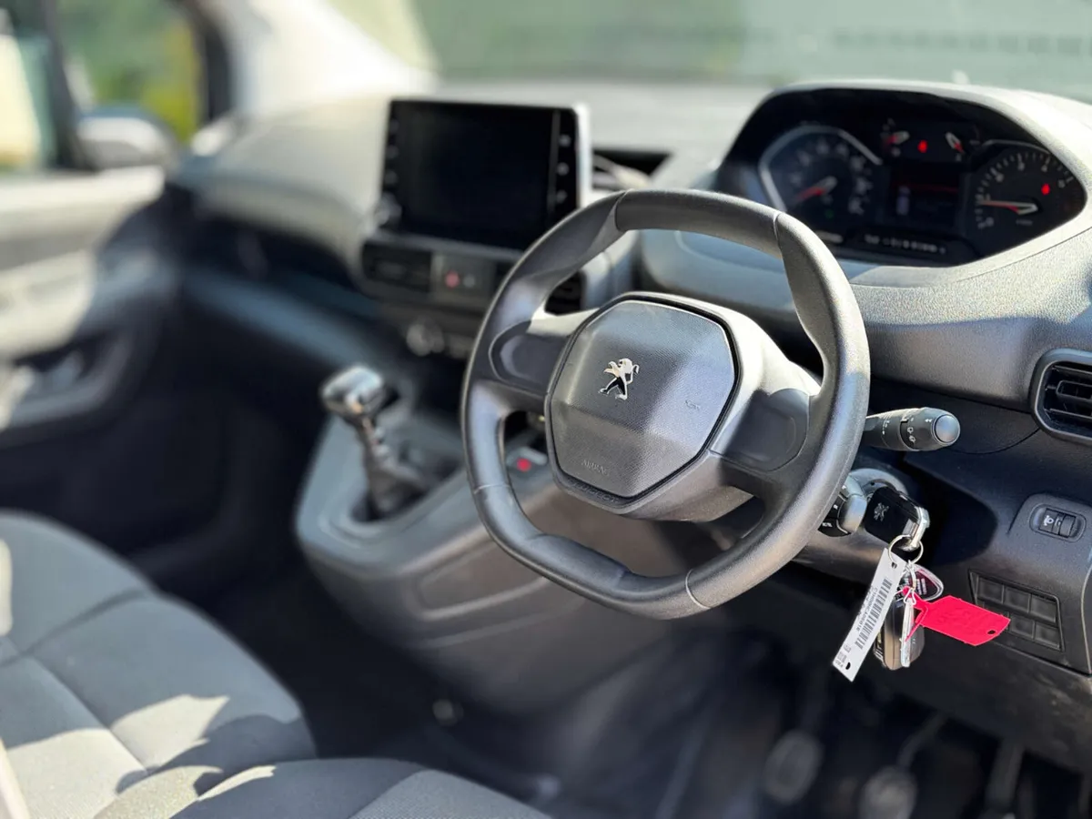 Peugeot Partner 2023, Low VRT, NI Vehicle, 1 Owner - Image 3