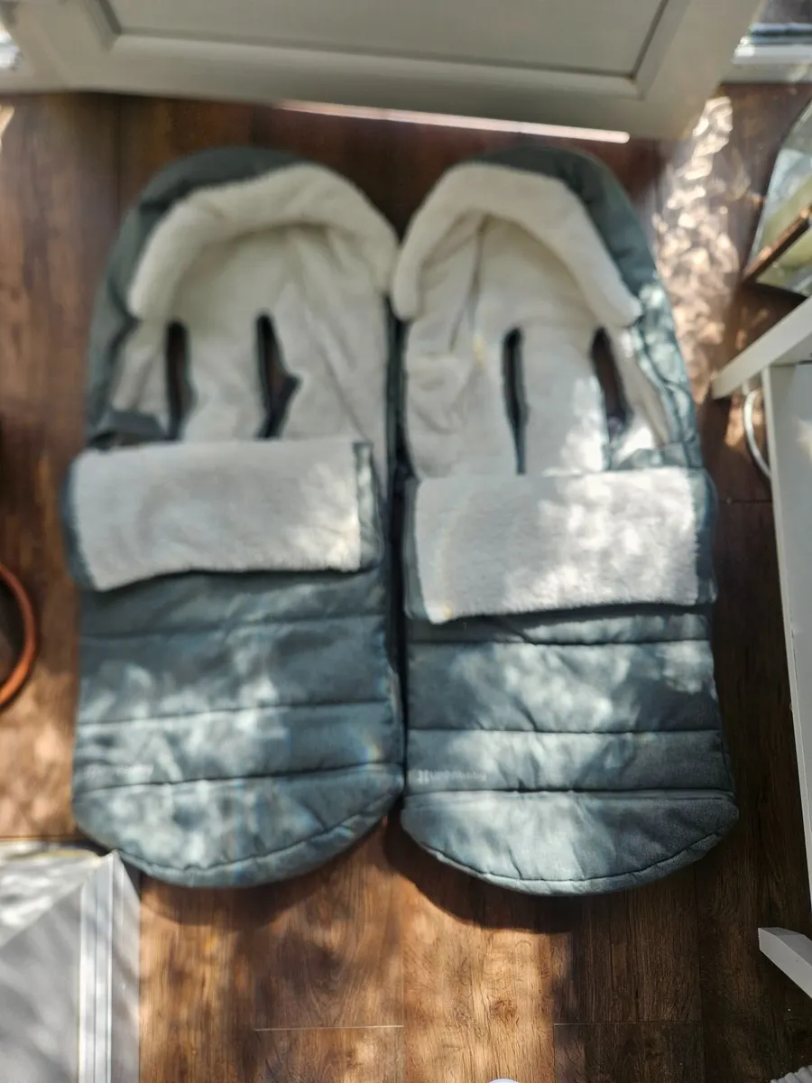 UPPAbaby Vista V2 twin buggy - Image 2