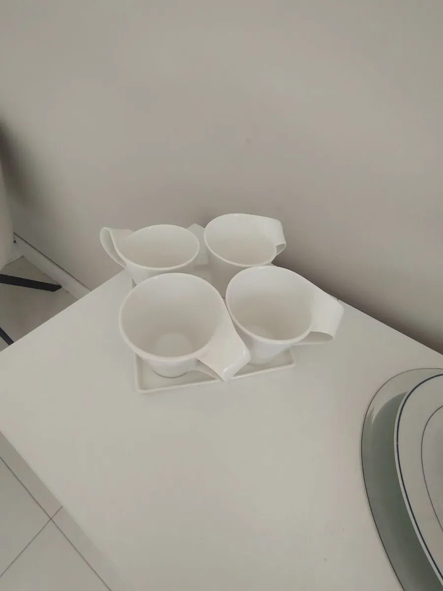 Table and stools,lights,cup and saucer sets - Image 2