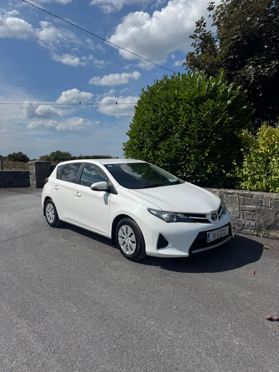 Toyota Auris 2015 - Image 1