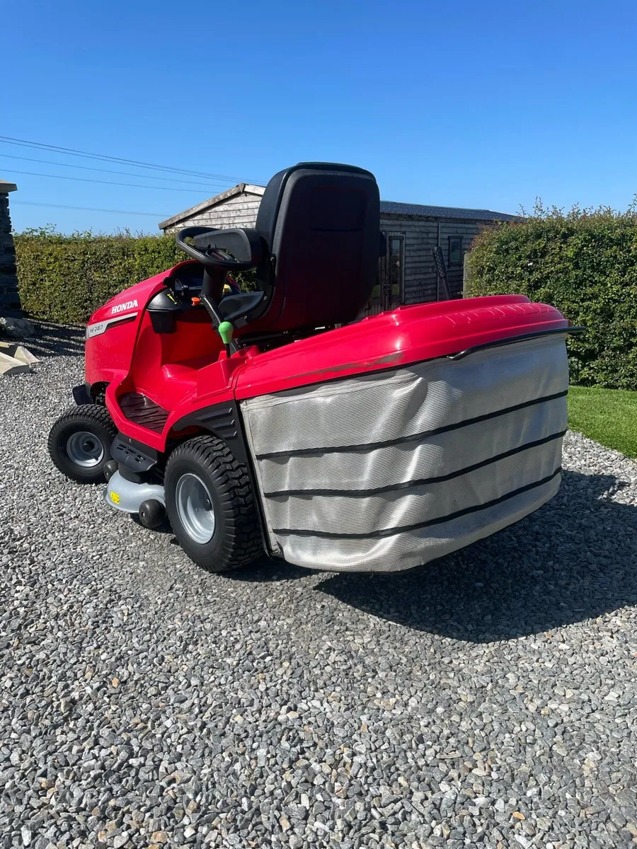 As NEW Honda 2417 lawnmower - Image 2