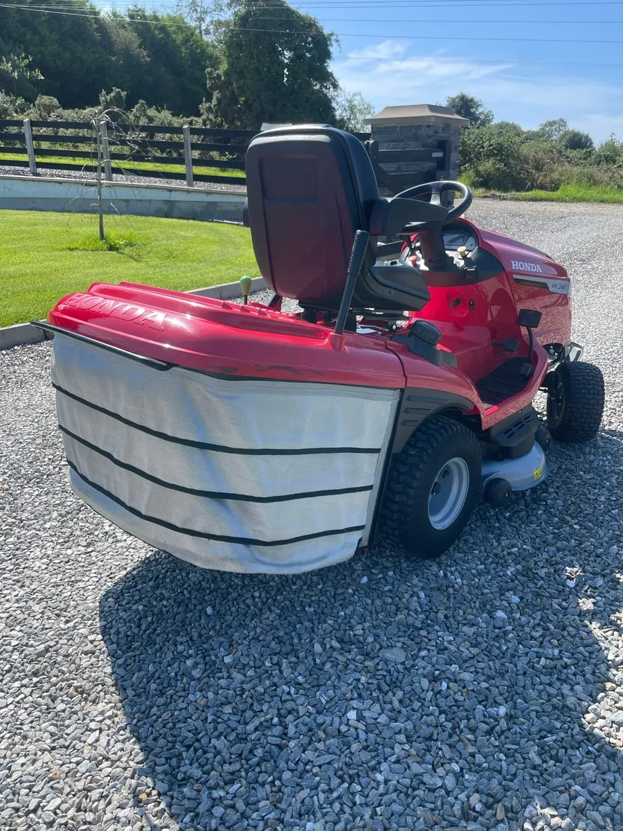 As NEW Honda 2417 lawnmower - Image 3