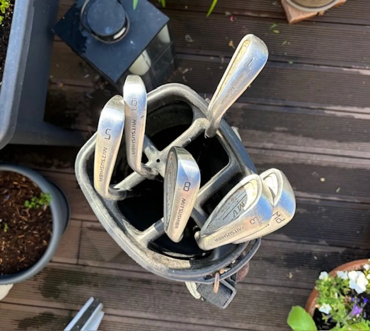 Golf clubs and bag - Image 1