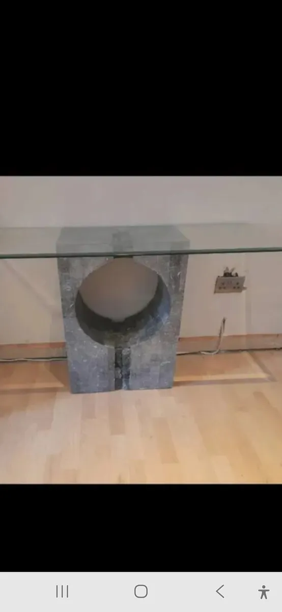 Coffee table and matching side table - Image 3
