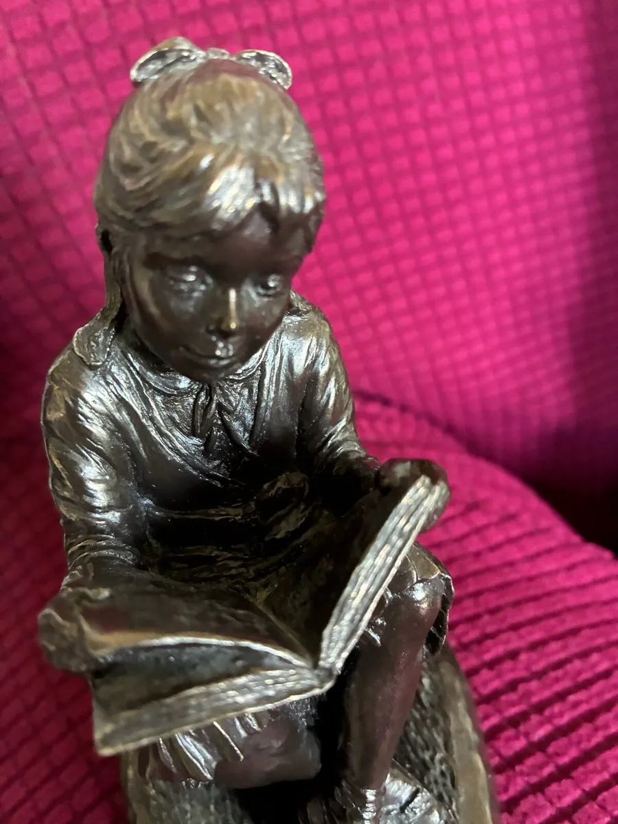 Bronze - Girl Reading - Image 3