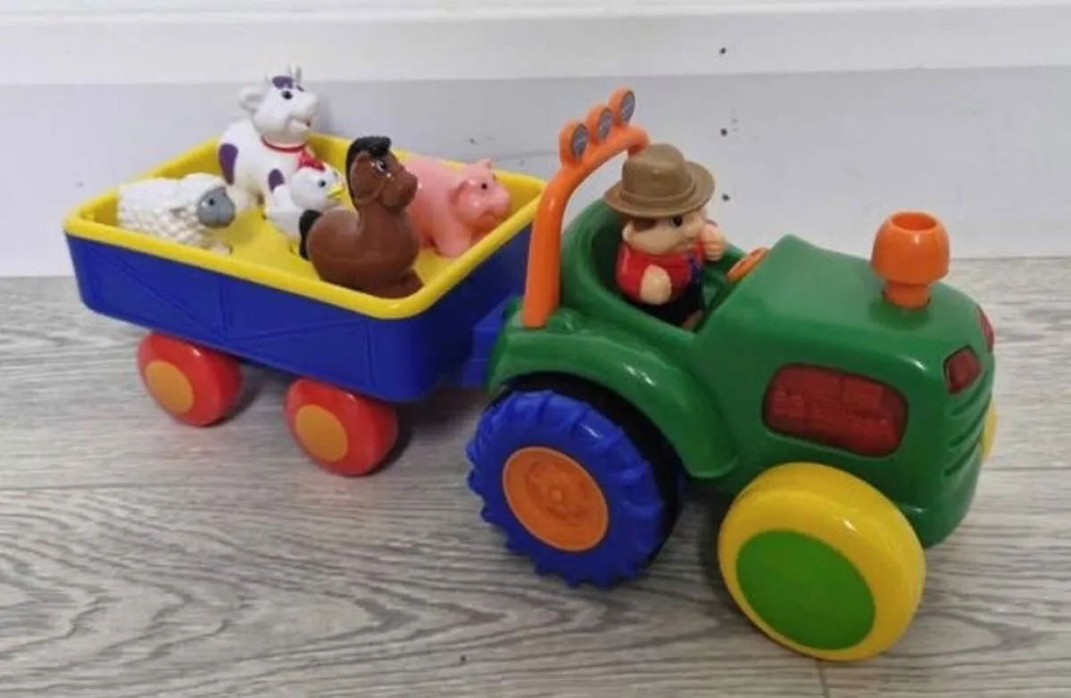 Big Steps Old MacDonald Tractor & Trailer Set €12