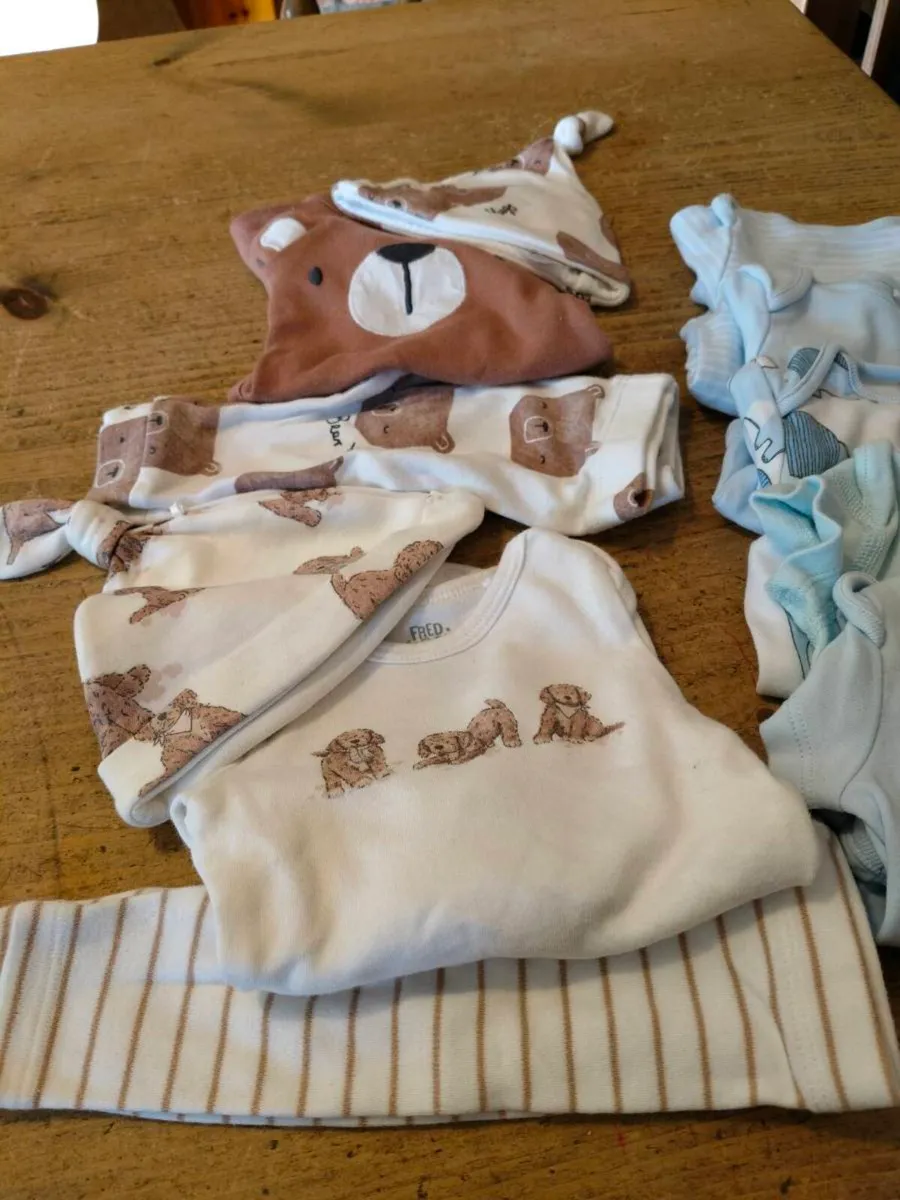 Newborn boys bundle, like new.
2 Newborn outfits, - Image 3
